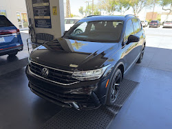 2023 Volkswagen Tiguan 2.0T SE R-Line Black