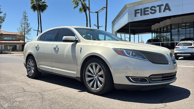 2016 Lincoln MKS Base