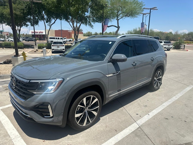2025 Volkswagen Atlas 2.0T SEL Premium R-Line