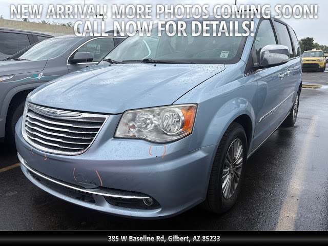 2013 Chrysler Town & Country Touring-L