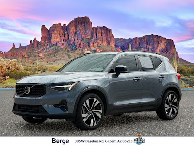 2023 Volvo XC40
